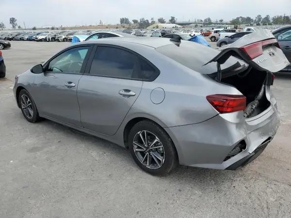 3KPF24AD7RE709543 2024 KIA FORTE - Image 2