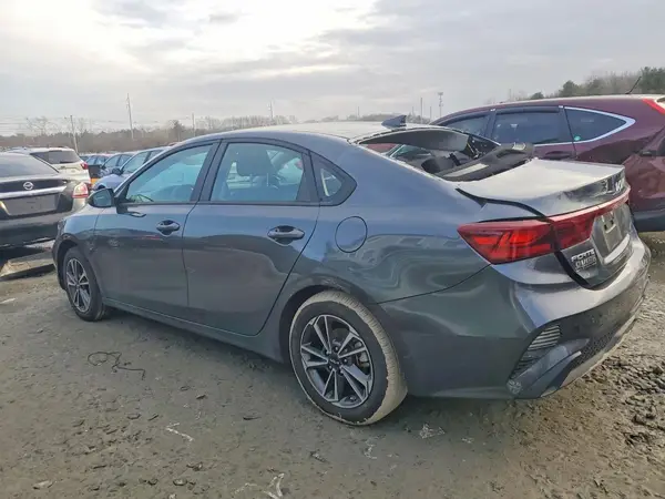 3KPF24AD7RE709929 2024 KIA FORTE - Image 2