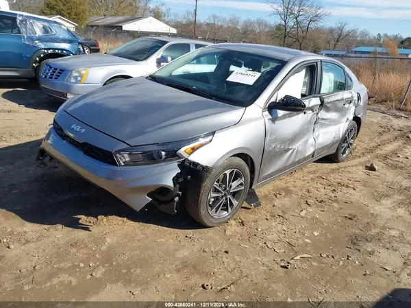 3KPF24AD7RE710238 2024 KIA FORTE - Image 2