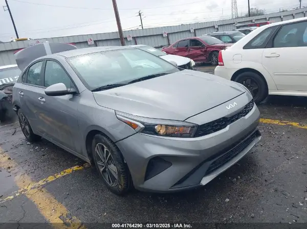 3KPF24AD7RE711101 2024 KIA FORTE - Image 1