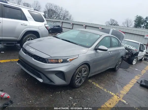 3KPF24AD7RE711101 2024 KIA FORTE - Image 2