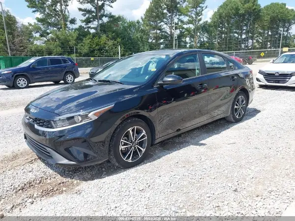 3KPF24AD7RE712913 2024 KIA FORTE - Image 2