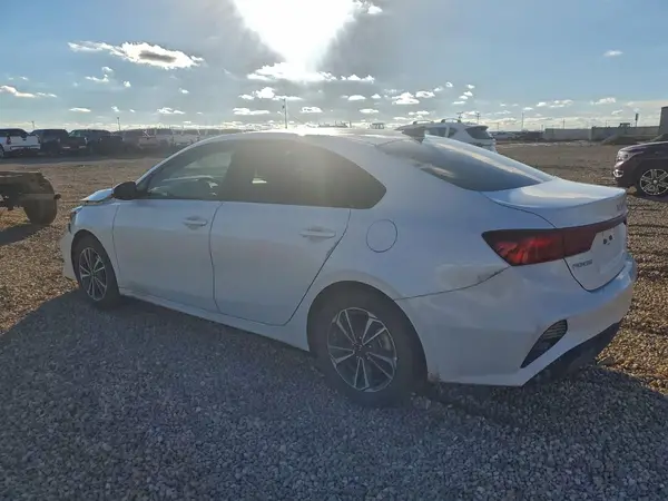 3KPF24AD7RE713009 2024 KIA FORTE - Image 2
