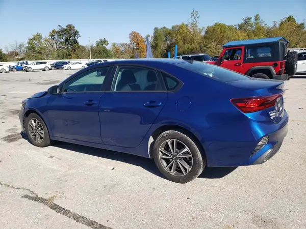 3KPF24AD7RE715956 2024 KIA FORTE - Image 2