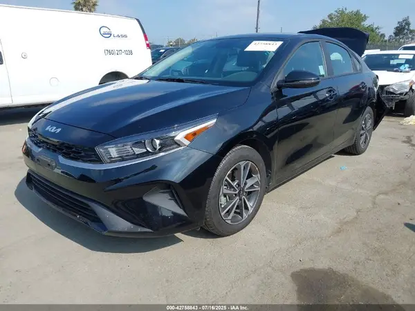 3KPF24AD7RE717786 2024 KIA FORTE - Image 2