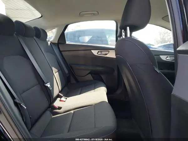 3KPF24AD7RE717786 2024 KIA FORTE - Image 8