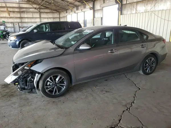 3KPF24AD7RE723443 2024 KIA FORTE - Image 1