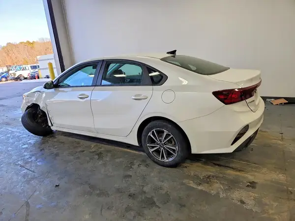 3KPF24AD7RE723944 2024 KIA FORTE - Image 2