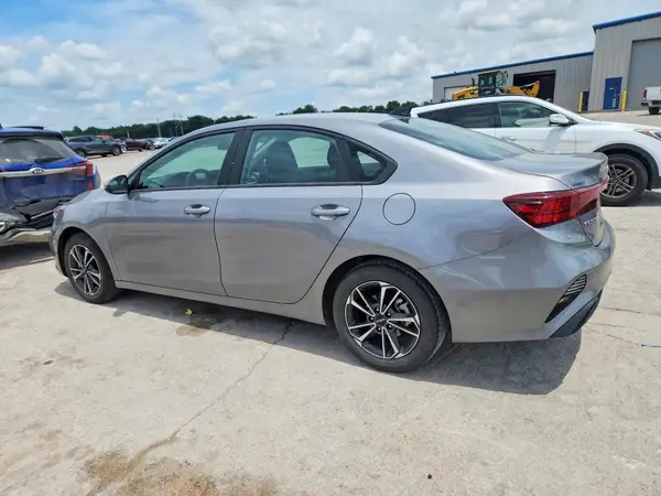 3KPF24AD7RE725306 2024 KIA FORTE - Image 2