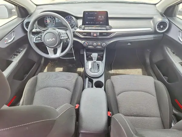 3KPF24AD7RE725306 2024 KIA FORTE - Image 8