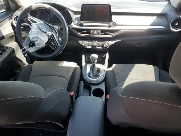 3KPF24AD7RE725760 2024 KIA FORTE - Image 8