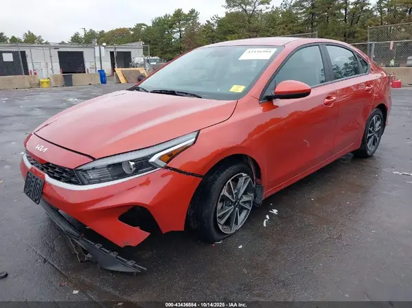 3KPF24AD7RE726987 2024 KIA FORTE - Image 2