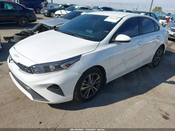 3KPF24AD7RE727542 2024 KIA FORTE - Image 2