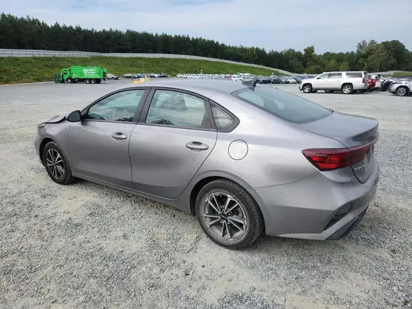 3KPF24AD7RE727945 2024 KIA FORTE - Image 2