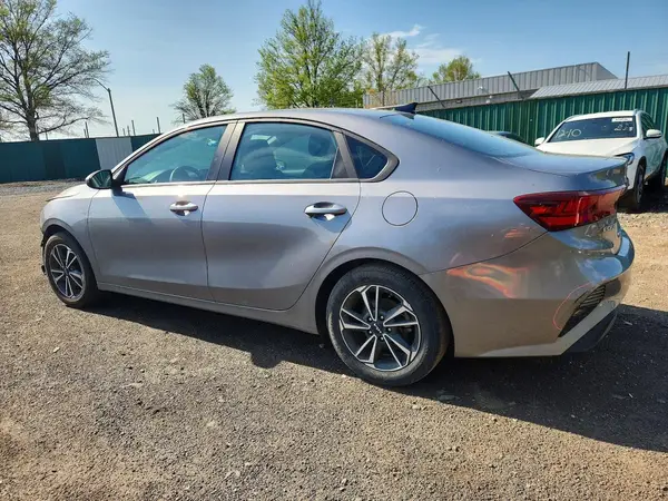 3KPF24AD7RE728206 2024 KIA FORTE - Image 2