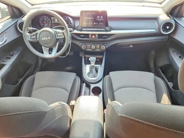 3KPF24AD7RE728206 2024 KIA FORTE - Image 8