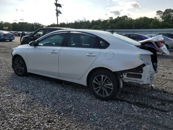 3KPF24AD7RE728268 2024 KIA FORTE - Image 2