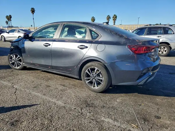 3KPF24AD7RE728402 2024 KIA FORTE - Image 2