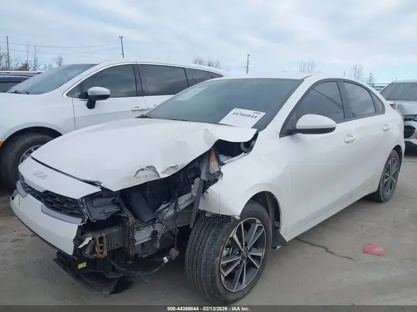 3KPF24AD7RE728545 2024 KIA FORTE - Image 2