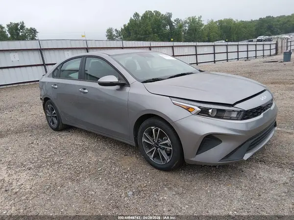 3KPF24AD7RE728688 2024 KIA FORTE - Image 1