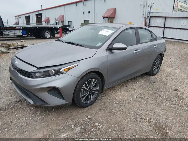 3KPF24AD7RE728688 2024 KIA FORTE - Image 2