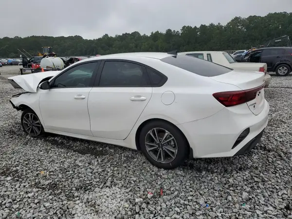 3KPF24AD7RE728741 2024 KIA FORTE - Image 2