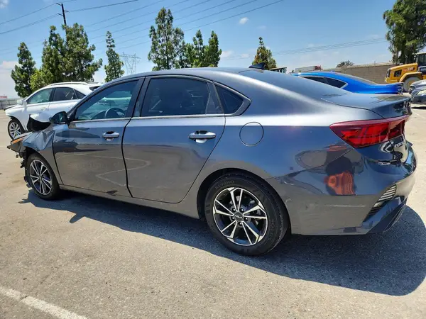 3KPF24AD7RE729792 2024 KIA FORTE - Image 2