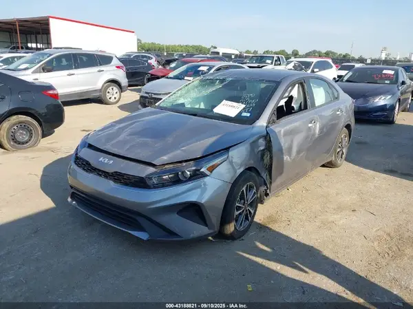 3KPF24AD7RE730120 2024 KIA FORTE - Image 2