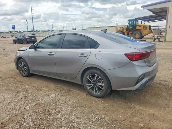 3KPF24AD7RE730859 2024 KIA FORTE - Image 2