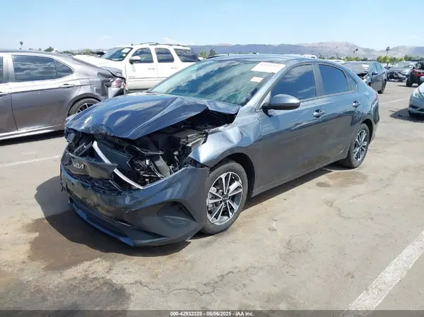 3KPF24AD7RE731185 2024 KIA FORTE - Image 2