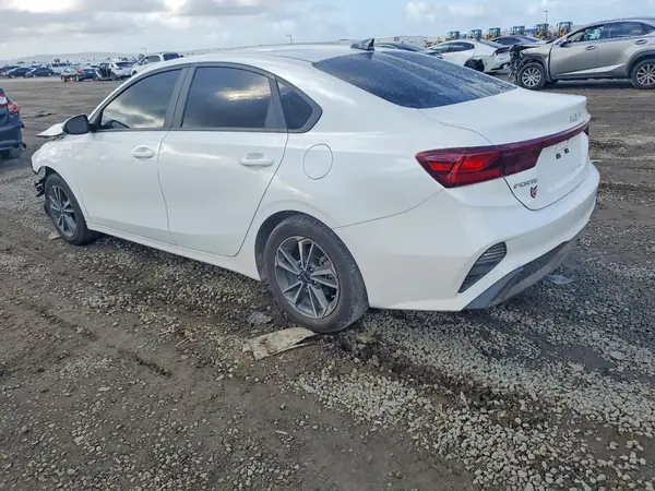 3KPF24AD7RE731865 2024 KIA FORTE - Image 2