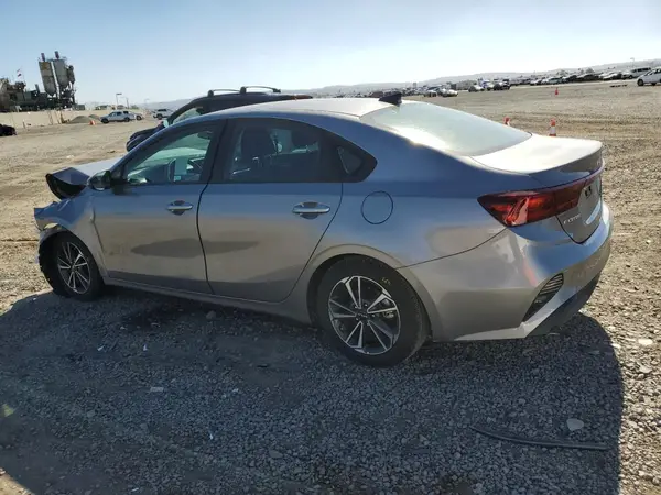 3KPF24AD7RE734314 2024 KIA FORTE - Image 2
