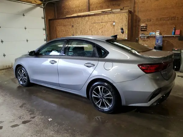 3KPF24AD7RE734684 2024 KIA FORTE - Image 2