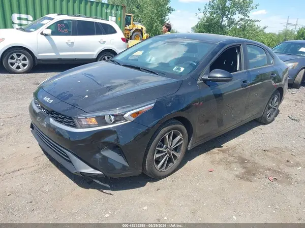 3KPF24AD7RE735219 2024 KIA FORTE - Image 2