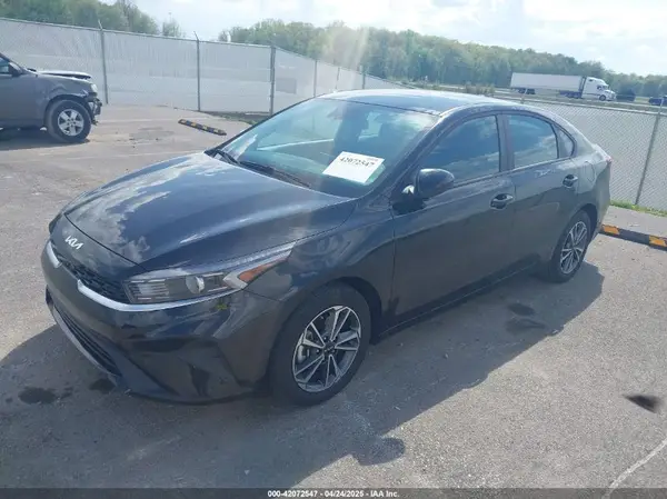 3KPF24AD7RE735642 2024 KIA FORTE - Image 2