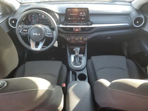 3KPF24AD7RE735656 2024 KIA FORTE - Image 8