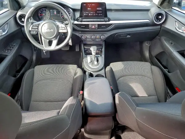 3KPF24AD7RE735818 2024 KIA FORTE - Image 8