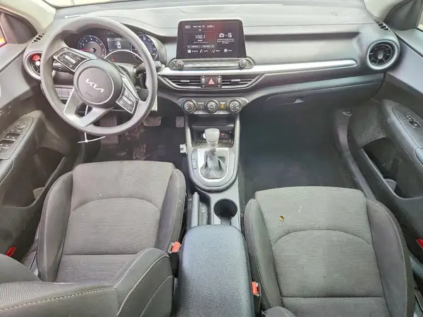 3KPF24AD7RE736998 2024 KIA FORTE - Image 8