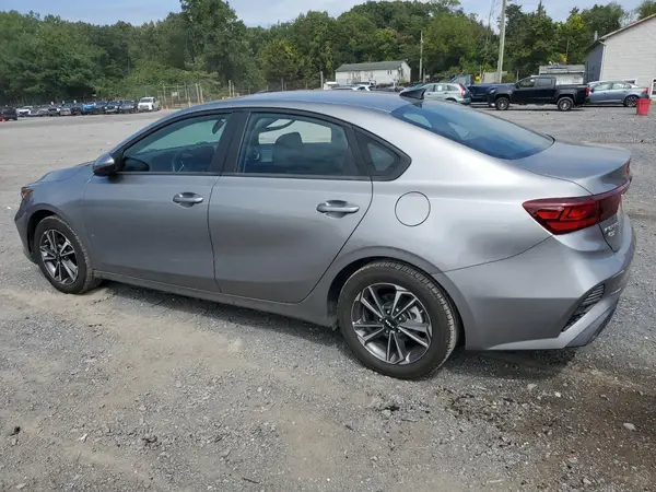3KPF24AD7RE738492 2024 KIA FORTE - Image 2
