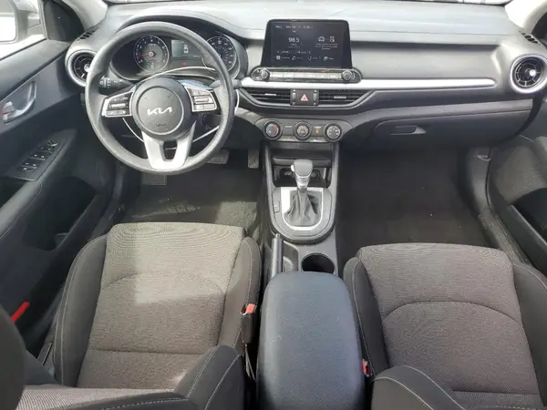 3KPF24AD7RE738492 2024 KIA FORTE - Image 8