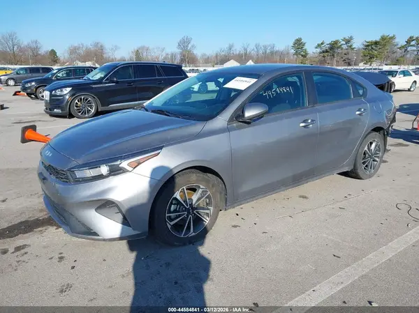 3KPF24AD7RE738606 2024 KIA FORTE - Image 2