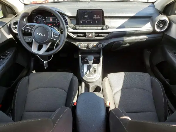 3KPF24AD7RE740419 2024 KIA FORTE - Image 8