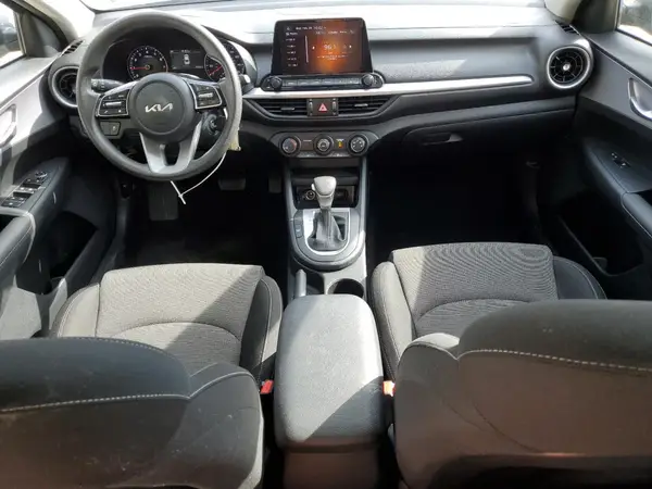 3KPF24AD7RE740517 2024 KIA FORTE - Image 8