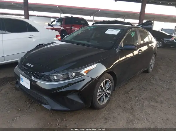 3KPF24AD7RE741067 2024 KIA FORTE - Image 2