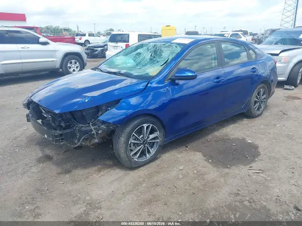 3KPF24AD7RE742395 2024 KIA FORTE - Image 2