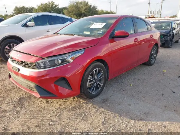 3KPF24AD7RE743241 2024 KIA FORTE - Image 2