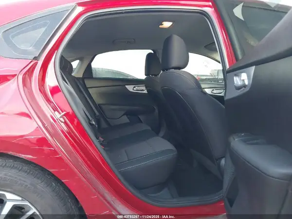 3KPF24AD7RE743241 2024 KIA FORTE - Image 8