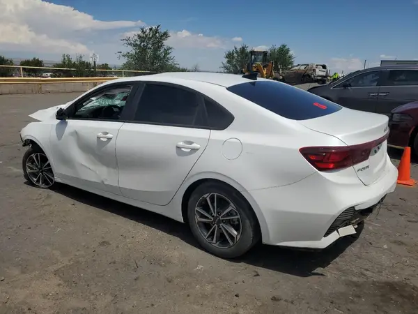 3KPF24AD7RE743627 2024 KIA FORTE - Image 2