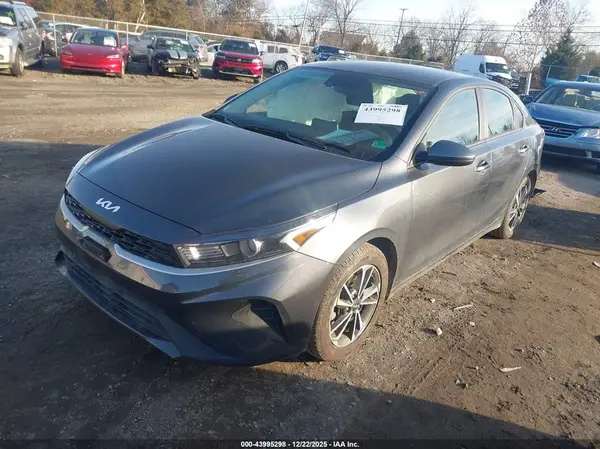 3KPF24AD7RE744339 2024 KIA FORTE - Image 2