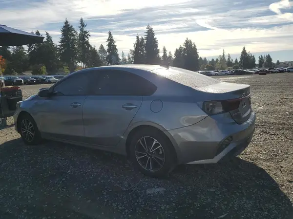 3KPF24AD7RE744521 2024 KIA FORTE - Image 2